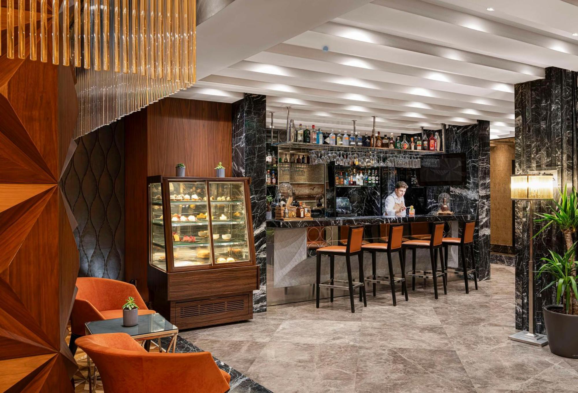Radisson Blu Hotel Istanbul Pera Exterior foto The Bar